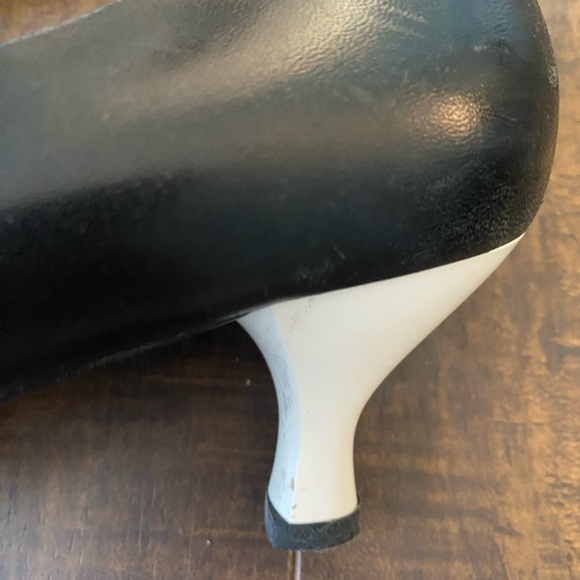 Salvador Ferragamo Black kitten heels - Picture 5 of 13